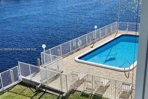 Copropriété à vendre à Fort Lauderdale, Floride: 2 chambres, 107.77 m2 № 1961094 - photo 3