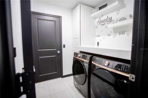Villa ou maison à vendre à Orlando, Floride: 4 chambres, 214.88 m2 № 1737098 - photo 25