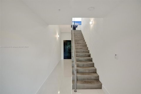 Adosado en alquiler en Pompano Beach, Florida, 3 dormitorios, 177.16 m2 № 2055197 - foto 12