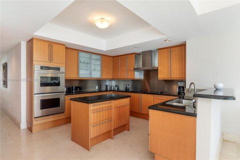 Condo in Miami, Florida, 3 bedrooms № 2089755 - photo 26