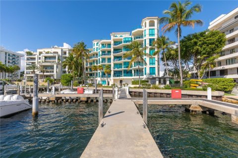 Condo in Miami, Florida, 3 bedrooms № 2089755 - photo 3