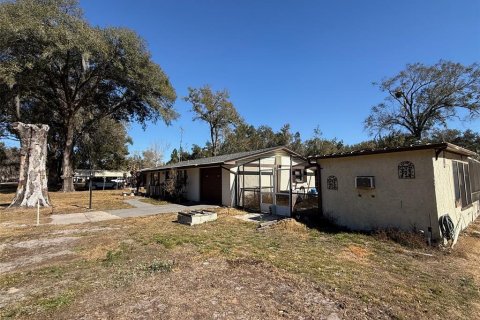 House in Zephyrhills, Florida 2 bedrooms, 86.96 sq.m. № 2283369 - photo 3