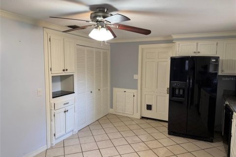 House in Zephyrhills, Florida 2 bedrooms, 86.96 sq.m. № 2283369 - photo 9