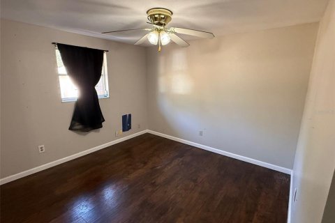 House in Zephyrhills, Florida 2 bedrooms, 86.96 sq.m. № 2283369 - photo 11