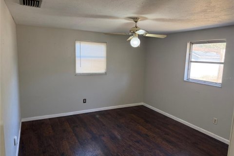 House in Zephyrhills, Florida 2 bedrooms, 86.96 sq.m. № 2283369 - photo 10