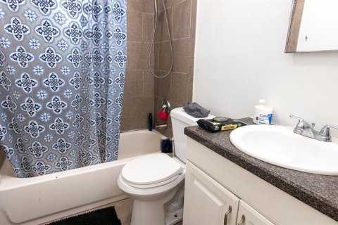 Propiedad comercial en venta en Sarasota, Florida, 4 dormitorios, 156.08 m2 № 2297149 - foto 14