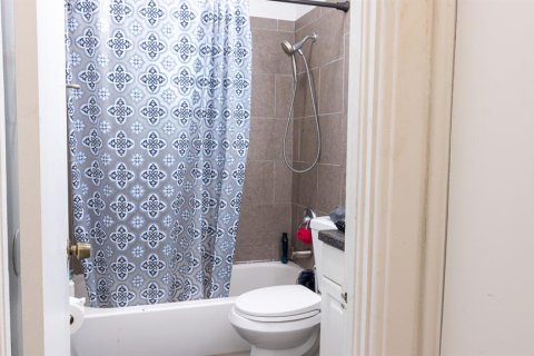 Propiedad comercial en venta en Sarasota, Florida, 4 dormitorios, 156.08 m2 № 2297149 - foto 13
