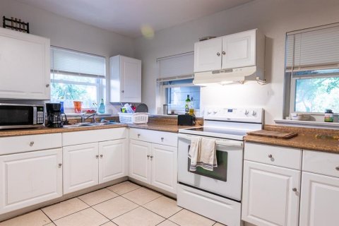 Propiedad comercial en venta en Sarasota, Florida, 4 dormitorios, 156.08 m2 № 2297149 - foto 8