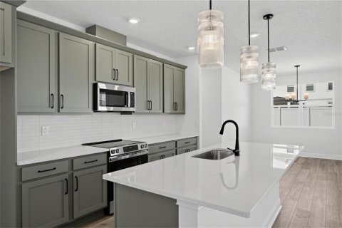 House in Mount Dora, Florida 3 bedrooms, 206.8 sq.m. № 2429384 - photo 10