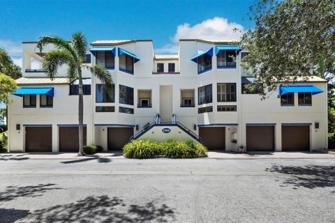 Condo in Longboat Key, Florida, 2 bedrooms  № 1907269 - photo 1