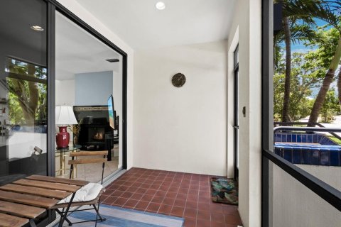 Condo in Longboat Key, Florida, 2 bedrooms  № 1907269 - photo 8