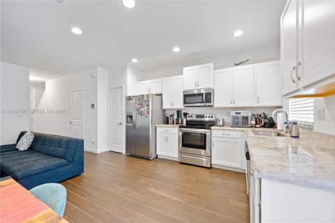Adosado en venta en Lauderhill, Florida, 3 dormitorios, 138.98 m2 № 2076635 - foto 3