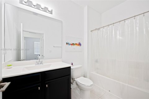Adosado en venta en Lauderhill, Florida, 3 dormitorios, 138.98 m2 № 2076635 - foto 12