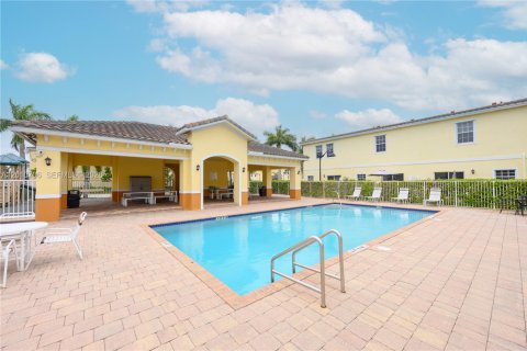 Adosado en venta en Lauderhill, Florida, 3 dormitorios, 138.98 m2 № 2076635 - foto 15