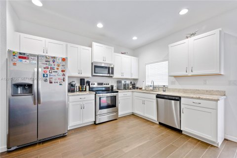 Adosado en venta en Lauderhill, Florida, 3 dormitorios, 138.98 m2 № 2076635 - foto 2