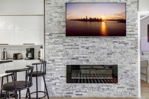 Condo in Sunny Isles Beach, Florida  № 1890549 - photo 16