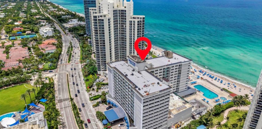 Studio in the Condo in Sunny Isles Beach, Florida № 1890549