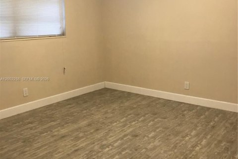 Снять в аренду виллу или дом в Холливуд, Флорида 4 спальни, 201.13м2, № 2066425 - фото 10