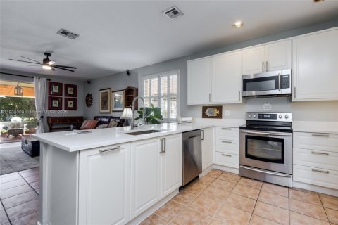 Casa en venta en Weston, Florida, 5 dormitorios, 227.61 m2 № 1965308 - foto 22