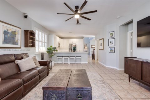 Casa en venta en Weston, Florida, 5 dormitorios, 227.61 m2 № 1965308 - foto 17