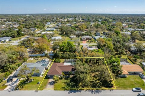 House in Port Charlotte, Florida 3 bedrooms, 155.89 sq.m. № 1317522 - photo 3