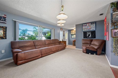 House in Port Charlotte, Florida 3 bedrooms, 155.89 sq.m. № 1317522 - photo 10