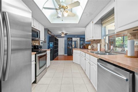 House in Port Charlotte, Florida 3 bedrooms, 155.89 sq.m. № 1317522 - photo 14