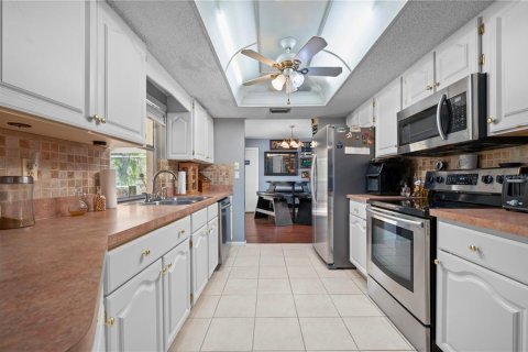House in Port Charlotte, Florida 3 bedrooms, 155.89 sq.m. № 1317522 - photo 15
