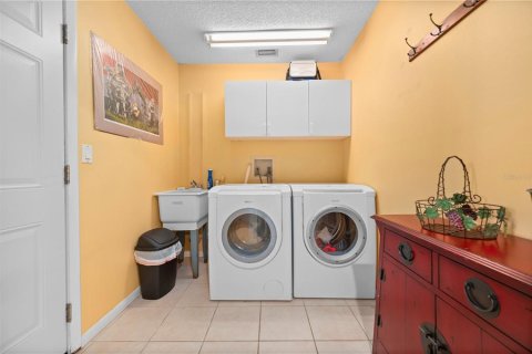 House in Port Charlotte, Florida 3 bedrooms, 155.89 sq.m. № 1317522 - photo 28