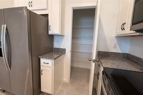 Townhouse in Apopka, Florida 3 bedrooms, 137.12 sq.m. № 1903431 - photo 12