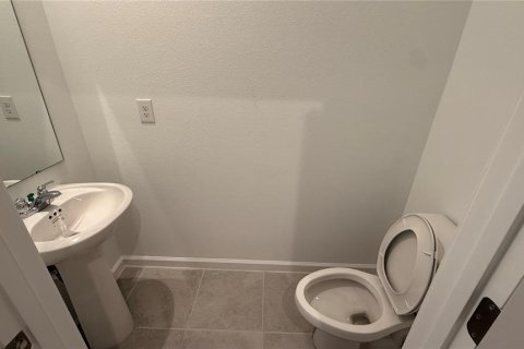Townhouse in Apopka, Florida 3 bedrooms, 137.12 sq.m. № 1903431 - photo 16
