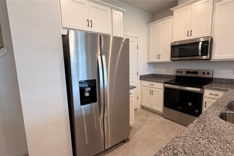 Townhouse in Apopka, Florida 3 bedrooms, 137.12 sq.m. № 1903431 - photo 11