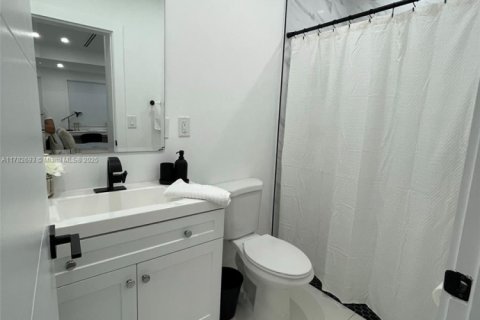 House in Miami, Florida 3 bedrooms, 103.49 sq.m. № 1863543 - photo 11