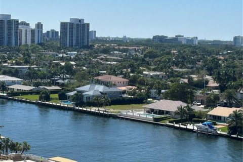 Condo in Hallandale Beach, Florida, 3 bedrooms  № 1920381 - photo 5