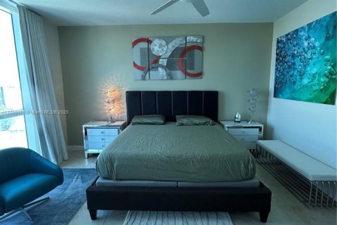 Condo in Hallandale Beach, Florida, 3 bedrooms  № 1920381 - photo 22