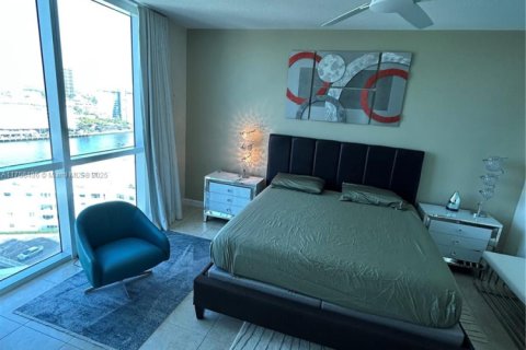 Condo in Hallandale Beach, Florida, 3 bedrooms  № 1920381 - photo 23