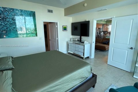 Condo in Hallandale Beach, Florida, 3 bedrooms  № 1920381 - photo 20
