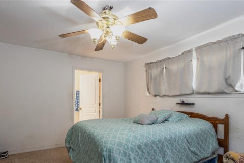 House in Orange City, Florida 5 bedrooms, 346.9 sq.m. № 2116747 - photo 17
