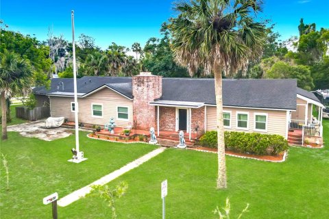 House in Orange City, Florida 5 bedrooms, 346.9 sq.m. № 2116747 - photo 2