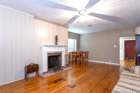 House in Orange City, Florida 5 bedrooms, 346.9 sq.m. № 2116747 - photo 14