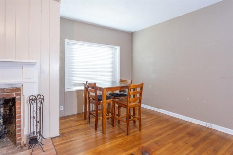 House in Orange City, Florida 5 bedrooms, 346.9 sq.m. № 2116747 - photo 15