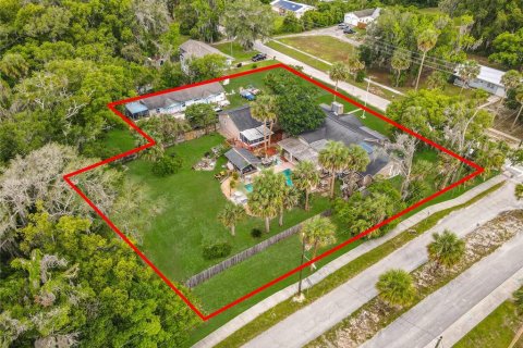 House in Orange City, Florida 5 bedrooms, 346.9 sq.m. № 2116747 - photo 8