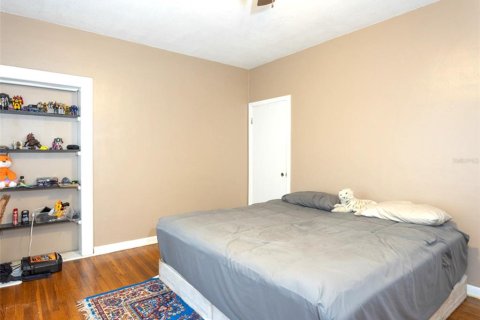 House in Orange City, Florida 5 bedrooms, 346.9 sq.m. № 2116747 - photo 22