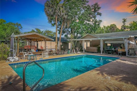 House in Orange City, Florida 5 bedrooms, 346.9 sq.m. № 2116747 - photo 4