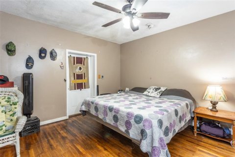House in Orange City, Florida 5 bedrooms, 346.9 sq.m. № 2116747 - photo 19