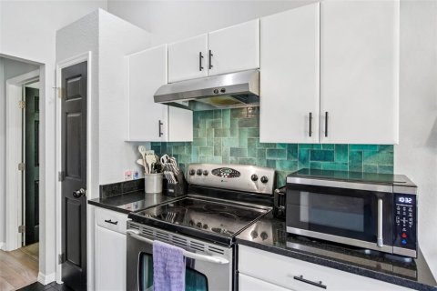 Villa ou maison à vendre à North Port, Floride: 3 chambres, 128.76 m2 № 2195614 - photo 8
