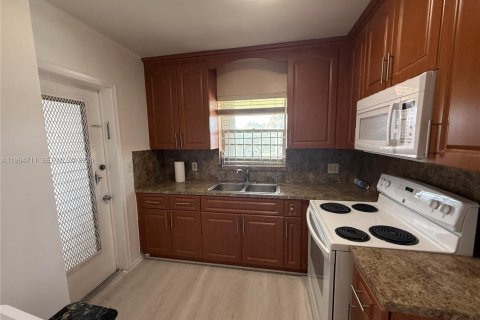 Condominio en venta en Hollywood, Florida, 2 dormitorios, 81.75 m2 № 2026058 - foto 4