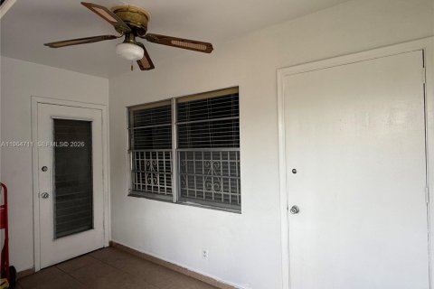 Condominio en venta en Hollywood, Florida, 2 dormitorios, 81.75 m2 № 2026058 - foto 9