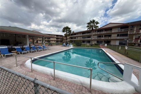 Condominio en venta en Hollywood, Florida, 2 dormitorios, 81.75 m2 № 2026058 - foto 14