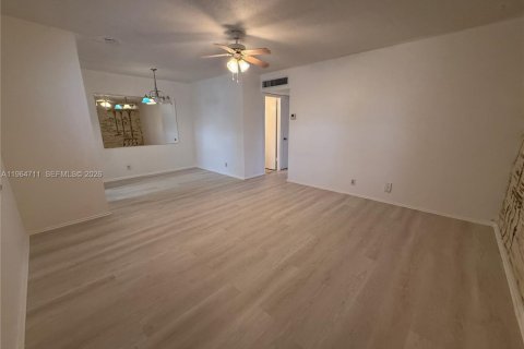 Condominio en venta en Hollywood, Florida, 2 dormitorios, 81.75 m2 № 2026058 - foto 2